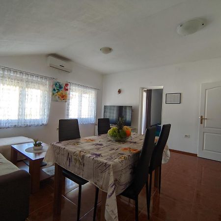 Apartments Darko Ровин Екстериор снимка