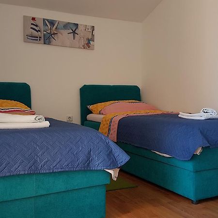 Apartments Darko Ровин Екстериор снимка